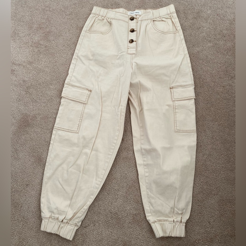 Almost Famous Winners L Cream Beige Cargo Pants
